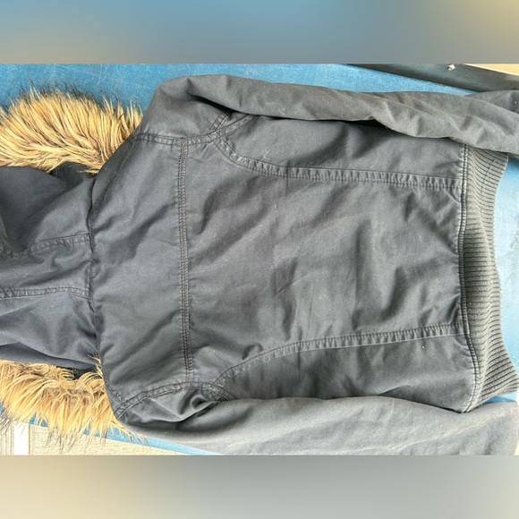 Vintage Y2K Hollister fur bomber jacket viral mean girls - Picture 5 of 11